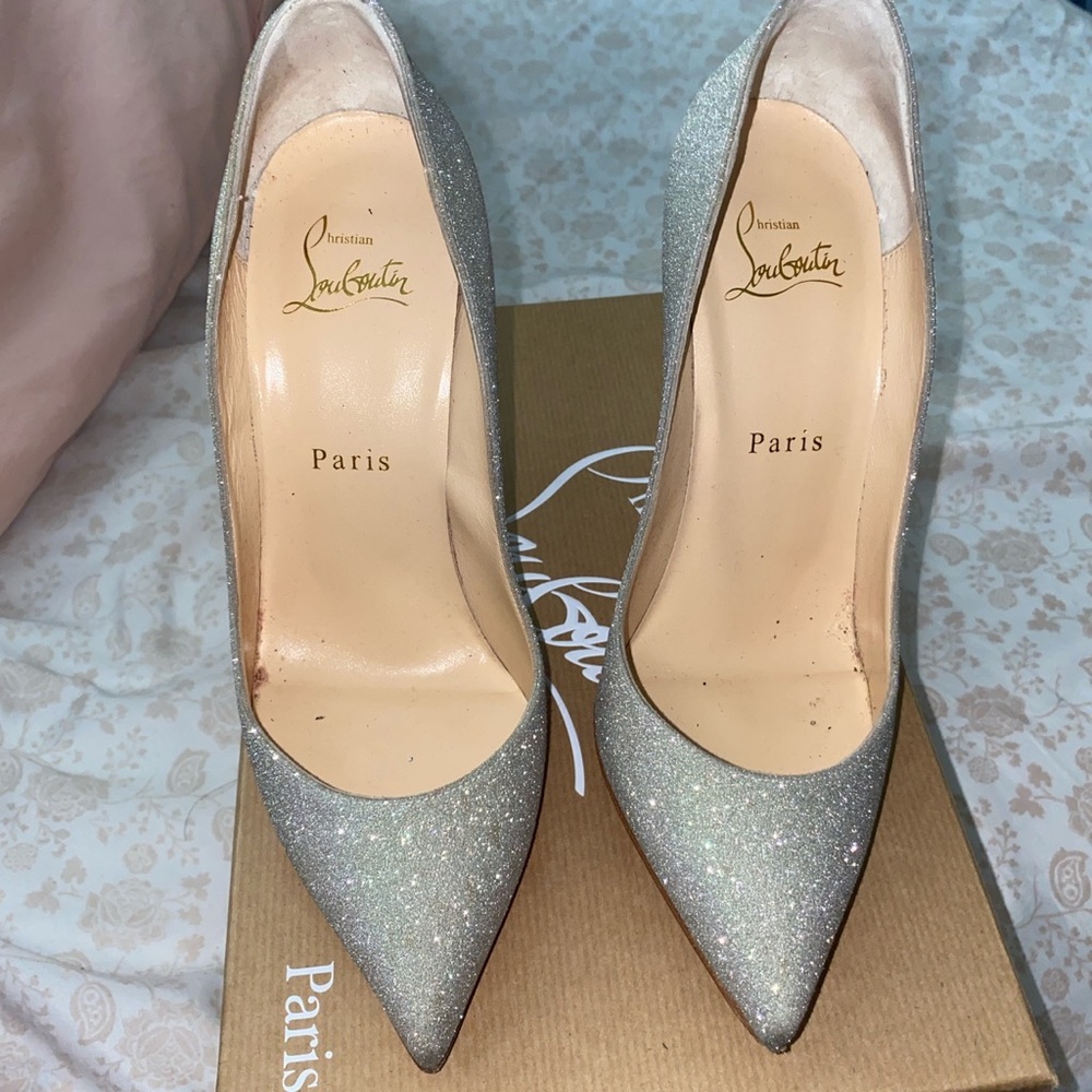 Glittery louboutin heels can be fixed/ clean flaws not noticeable up front come